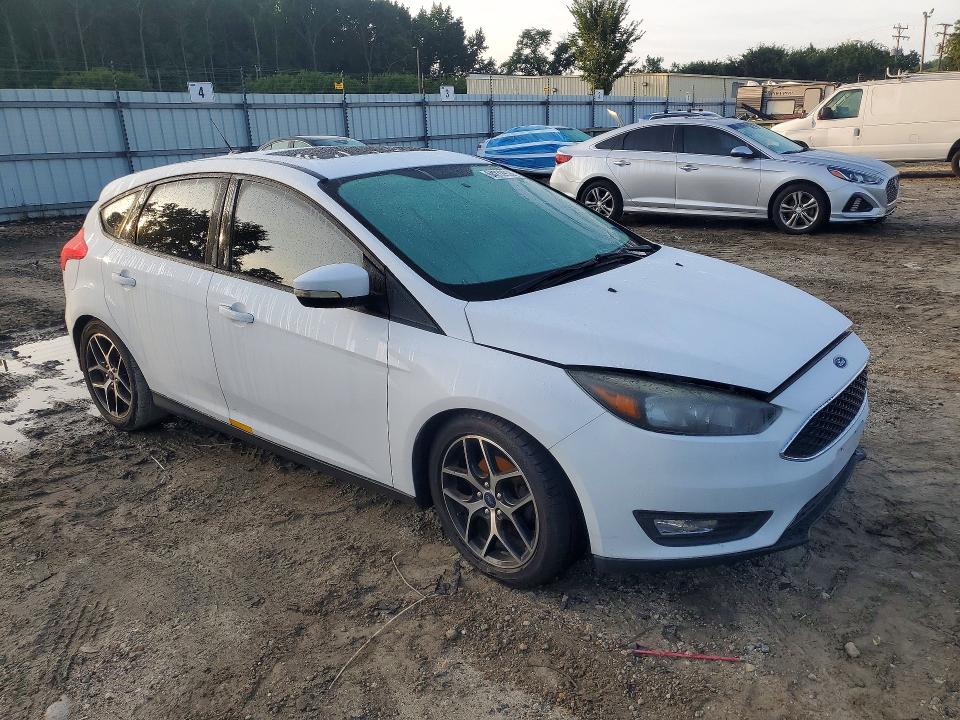 Photo 4 from auction – 2017 FORD FOCUS with VIN 1FADP3M22HL285195