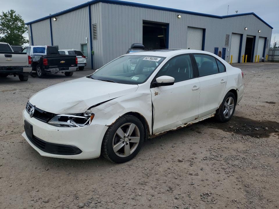 VOLKSWAGEN JETTA 2011 with VIN 3VW3L7AJXBM047490 - Photo from auction