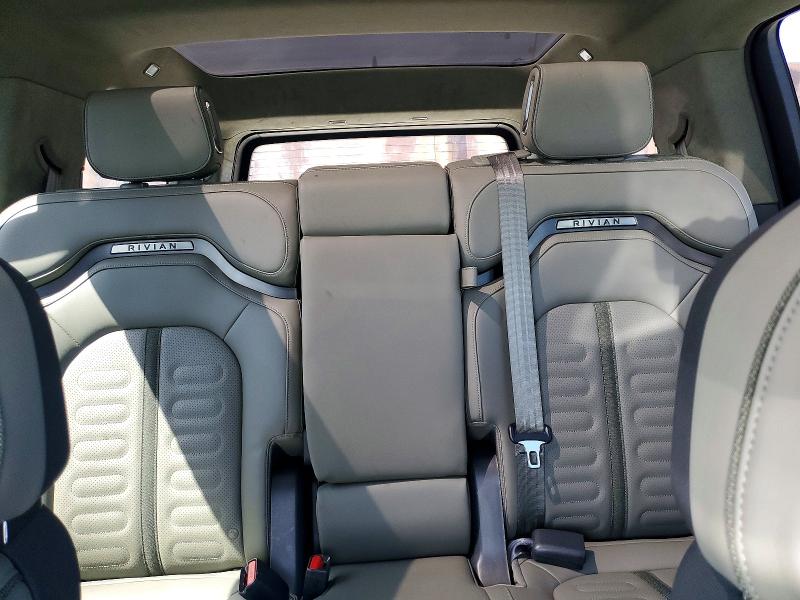 Photo 10 from auction – 2023 RIVIAN R1S with VIN 7PDSGABA8PN029509