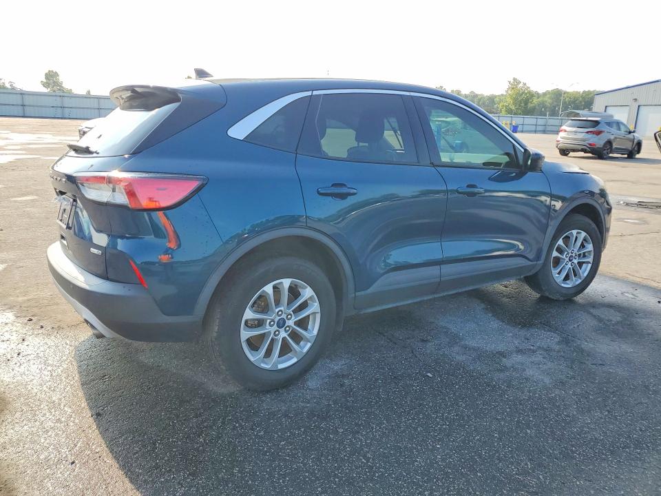 Photo 3 from auction – 2020 FORD ESCAPE with VIN 1FMCU9G60LUA10830