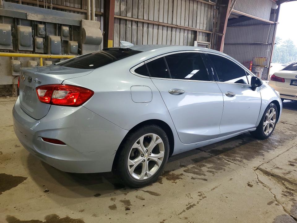 Photo 3 from auction – 2017 CHEVROLET CRUZE with VIN 1G1BF5SM7H7157623