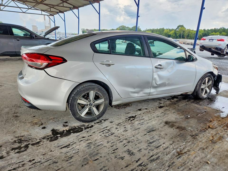 Photo 3 from auction – 2018 KIA FORTE with VIN 3KPFL4A73JE260857