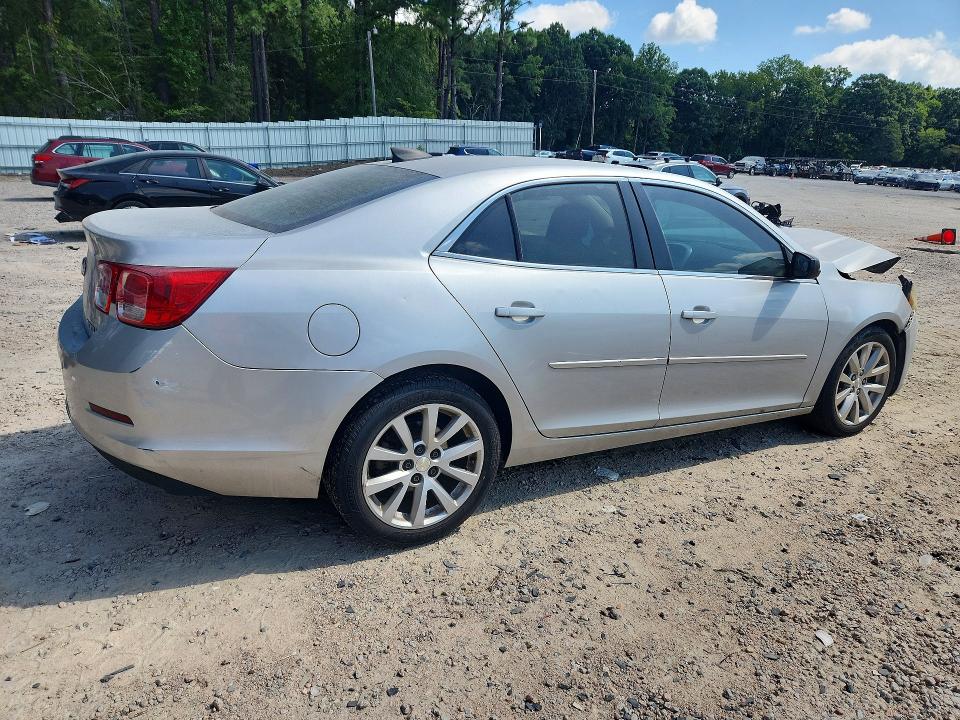 Photo 3 from auction – 2015 CHEVROLET MALIBU with VIN 1G11B5SL2FF131917