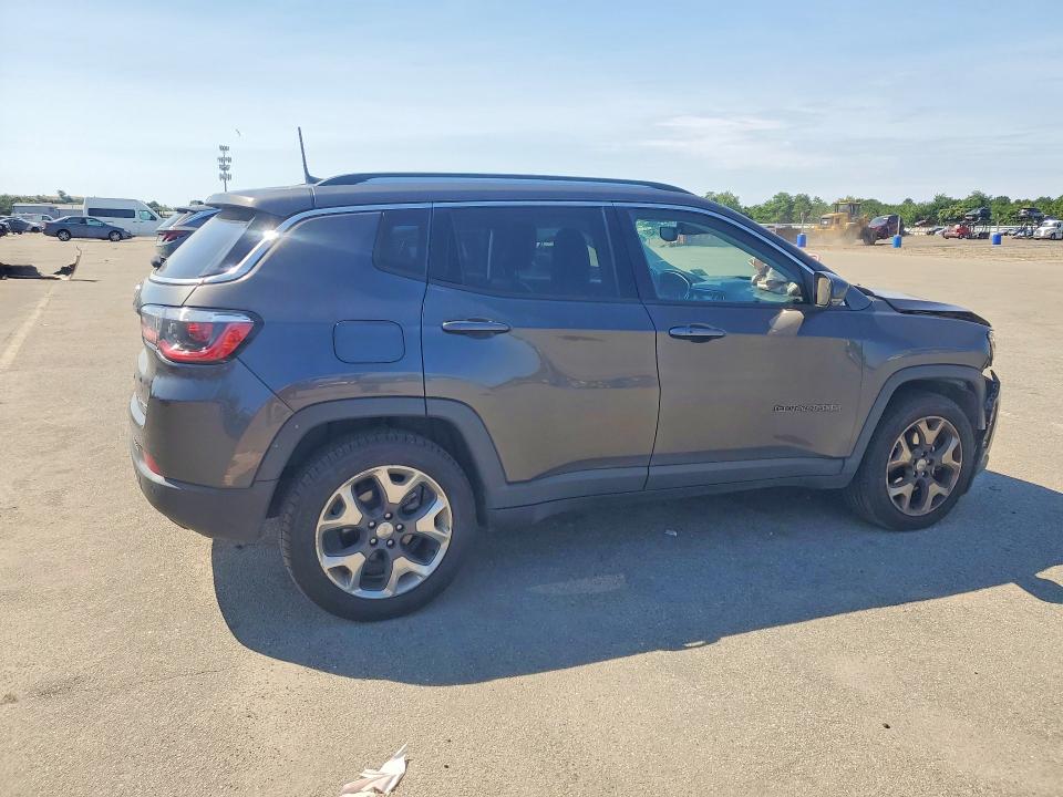 Photo 3 from auction – 2018 JEEP COMPASS with VIN 3C4NJCCB1JT406102