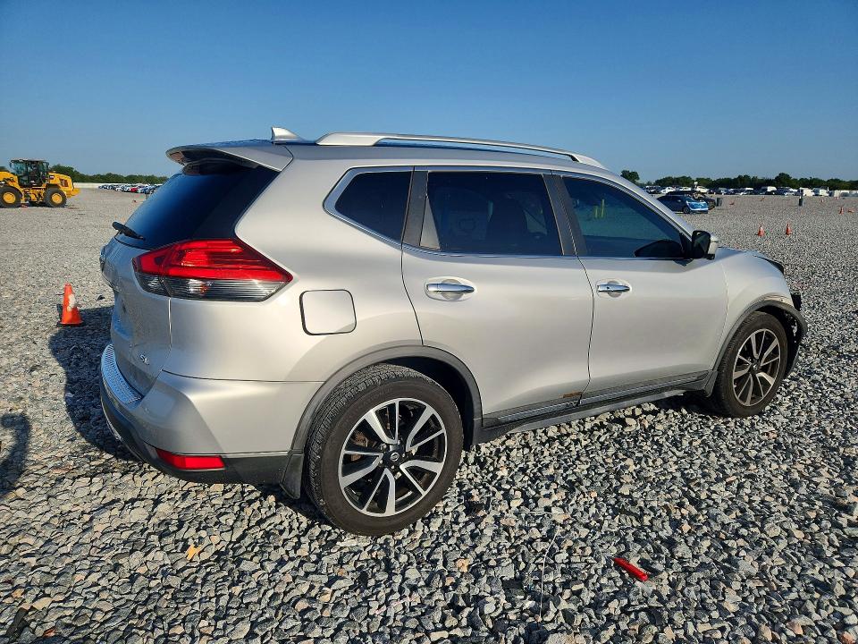 Photo 3 from auction – 2017 NISSAN ROGUE with VIN JN8AT2MT2HW149065
