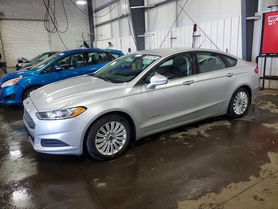 FORD FUSION 2016 with VIN 3FA6P0LU5GR385558 - Photo from auction