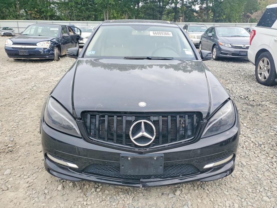 Photo 5 from auction – 2011 MERCEDES-BENZ C with VIN WDDGF8BB0BR156571