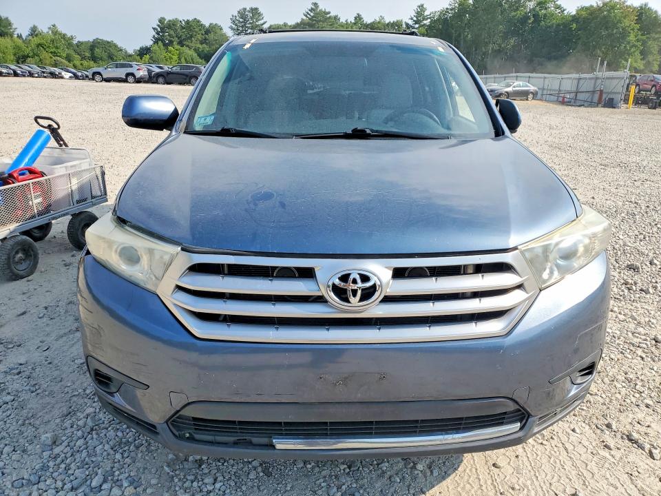 Photo 5 from auction – 2013 TOYOTA HIGHLANDER with VIN 5TDBK3EH0DS202875