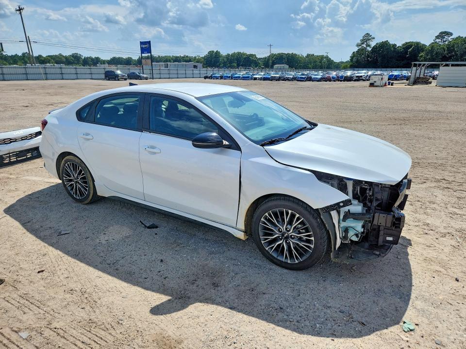 Фото 4 с аукциона – 2023 KIA FORTE с VIN 3KPF54AD7PE583818
