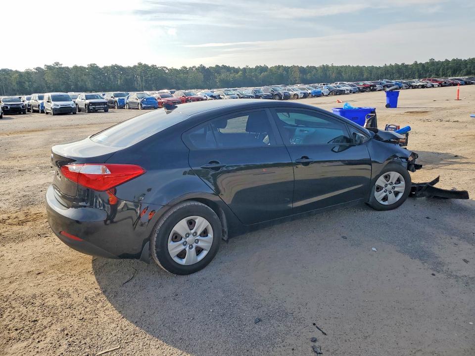 Photo 3 from auction – 2016 KIA FORTE with VIN KNAFK4A6XG5536513