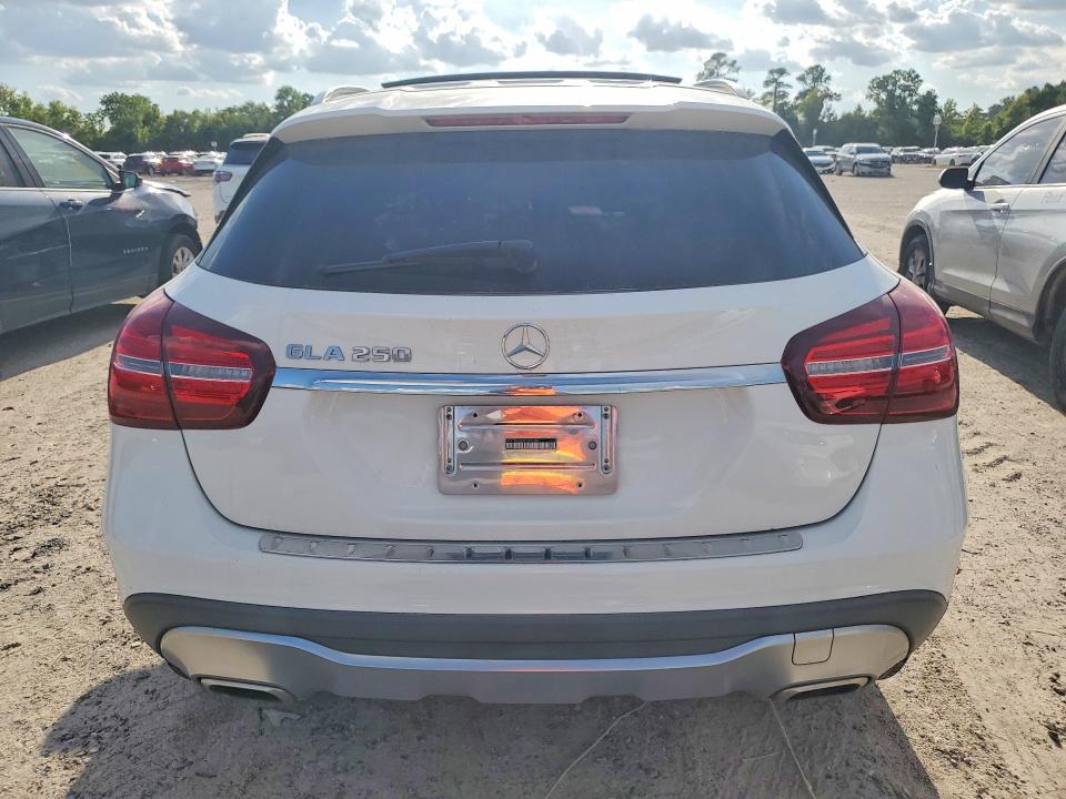 Photo 6 from auction – 2019 MERCEDES-BENZ GLA with VIN WDCTG4EB3KU009596