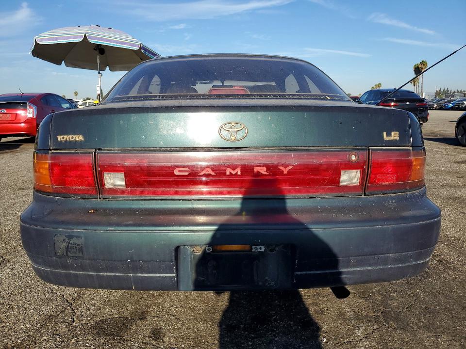 Photo 6 from auction – 1994 TOYOTA CAMRY with VIN 4T1SK12C8RU394297