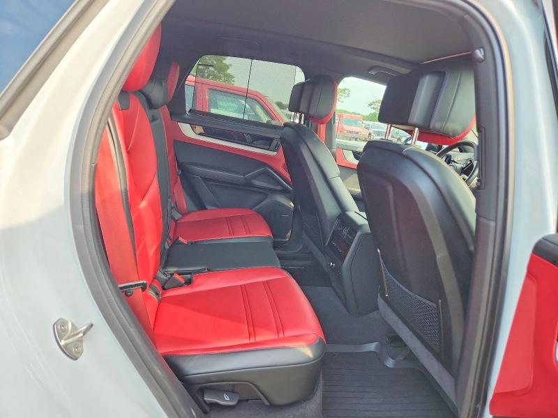 Photo 11 from auction – 2024 PORSCHE CAYENNE with VIN WP1AA2AY1RDA09554
