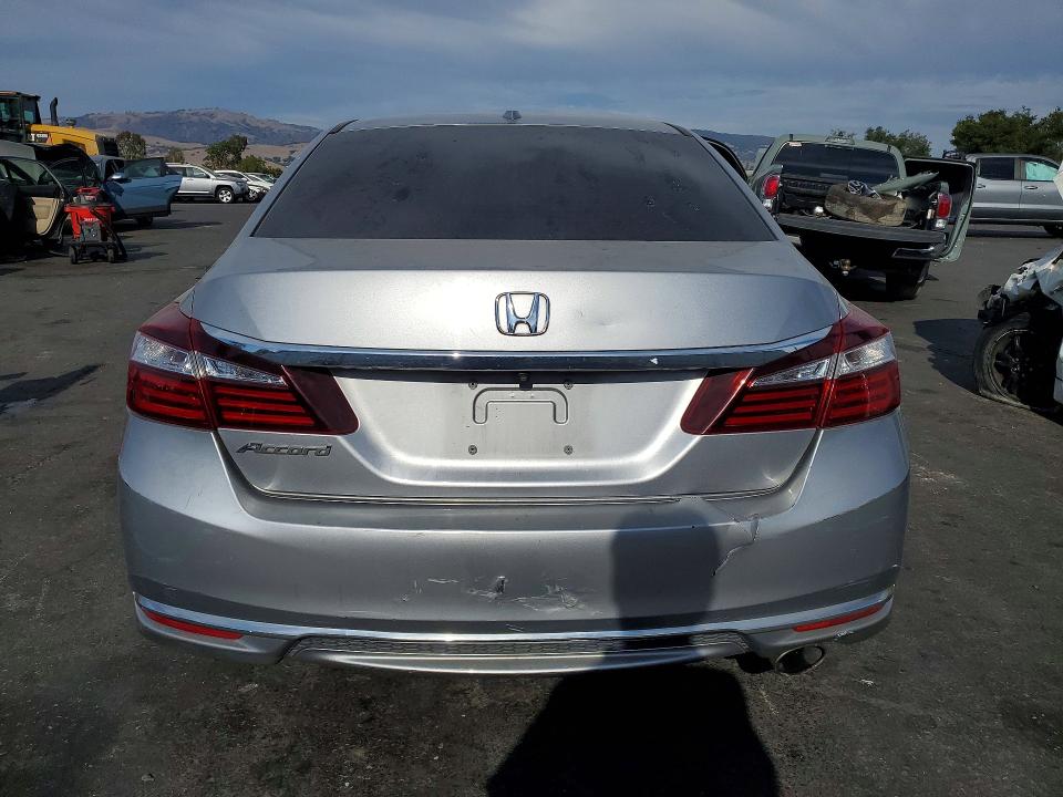 Photo 6 from auction – 2017 HONDA ACCORD with VIN 1HGCR2F81HA164490