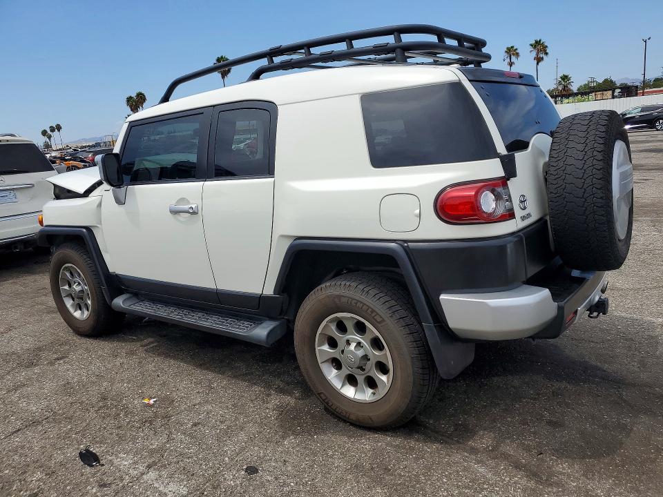 Photo 2 from auction – 2012 TOYOTA FJ CRUISER with VIN JTEBU4BF1CK124384