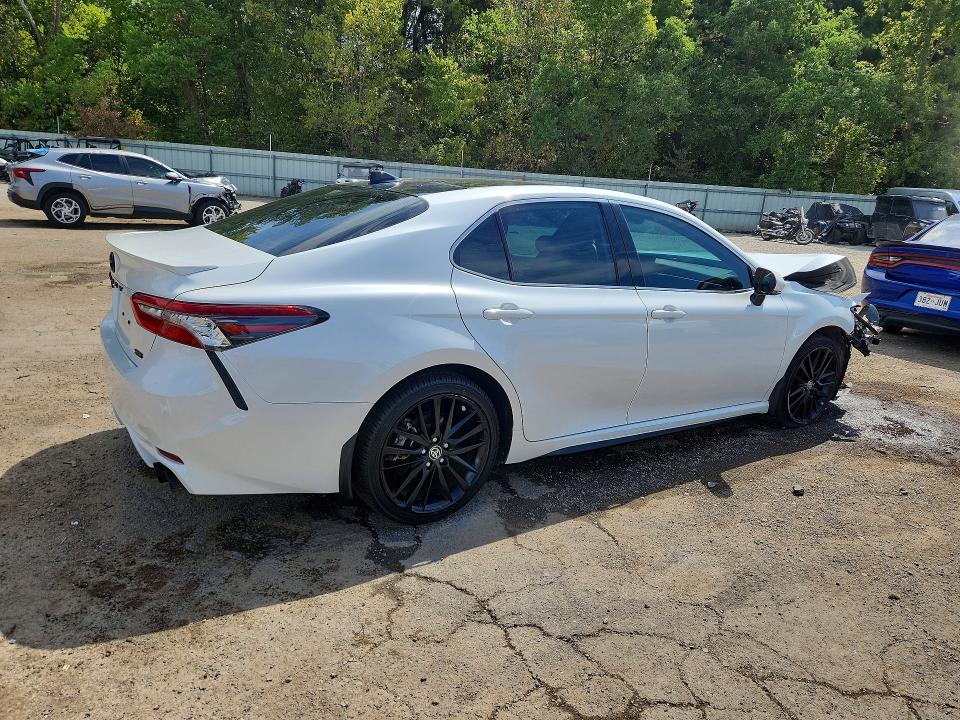 Photo 3 from auction – 2023 TOYOTA CAMRY with VIN 4T1K61AK8PU761693