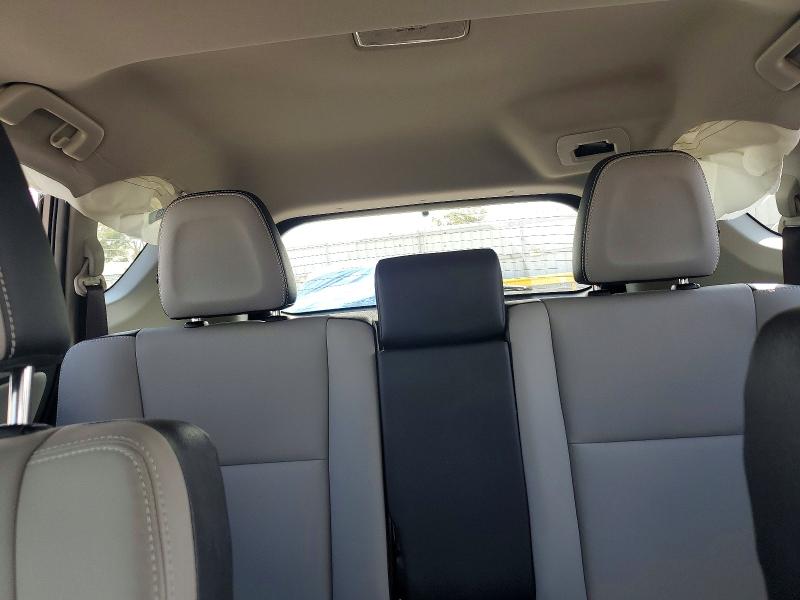 Photo 10 from auction – 2017 TOYOTA RAV4 with VIN JTMDFREV1HJ703119