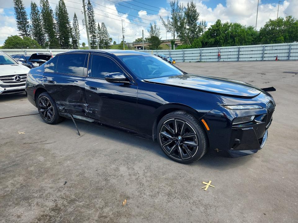 Photo 4 from auction – 2023 BMW 740 with VIN WBA23EH08PCL90191