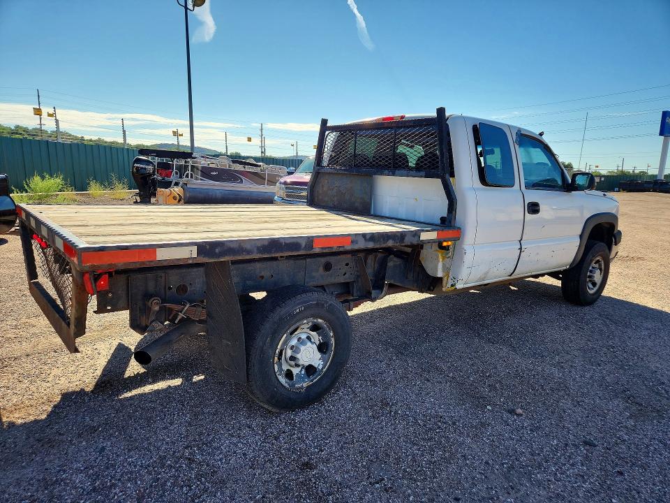 Photo 3 from auction – 2005 CHEVROLET SILVERADO with VIN 1GCHK29U45E111353