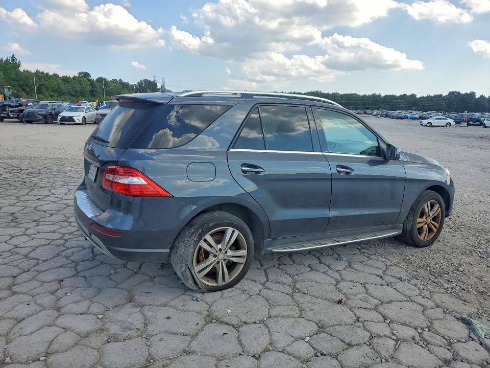 Photo 3 from auction – 2015 MERCEDES-BENZ ML with VIN 4JGDA5JB2FA478690
