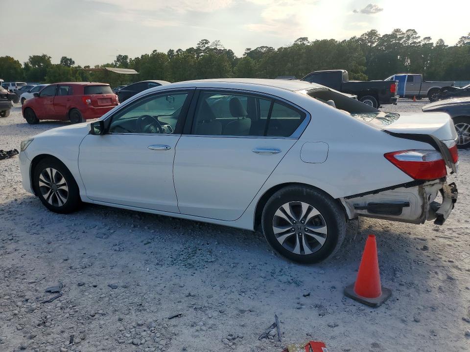 Photo 2 from auction – 2015 HONDA ACCORD with VIN 1HGCR2F33FA235156