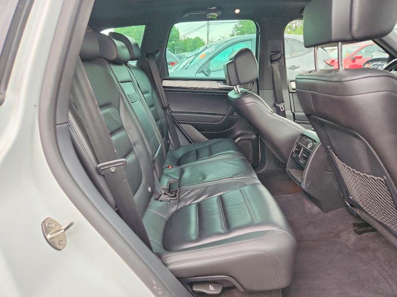 Photo 11 from auction – 2017 VOLKSWAGEN TOUAREG with VIN WVGRF7BP3HD005668
