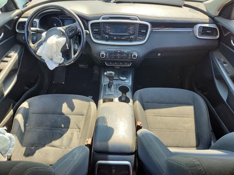 Photo 8 from auction – 2016 KIA SORENTO with VIN 5XYPG4A39GG140580