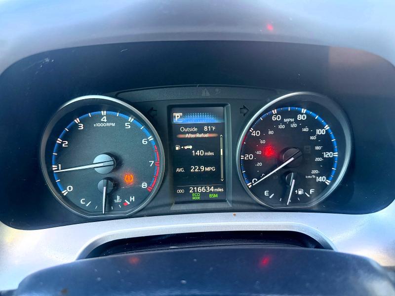 Photo 8 from auction – 2017 TOYOTA RAV4 with VIN JTMRFREV2HJ168047