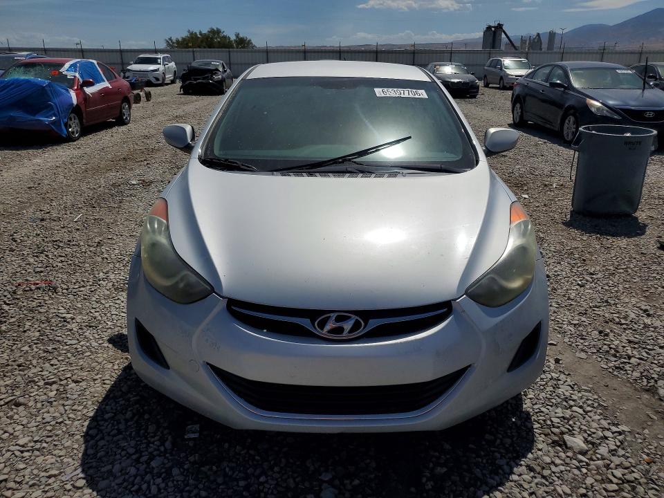 Photo 5 from auction – 2011 HYUNDAI ELANTRA with VIN 5NPDH4AEXBH026185