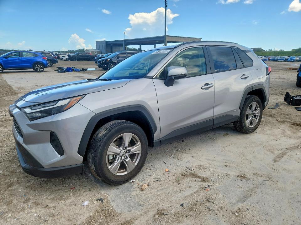 TOYOTA RAV4 2025 with VIN JTMMWRFV5SD337931 - Photo from auction