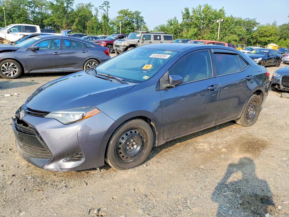 TOYOTA COROLLA 2018 مع رقم تعريف المركبة 2T1BURHE3JC067684 - صورة من المزاد
