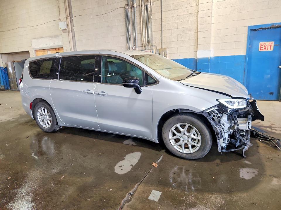 Photo 4 from auction – 2026 CHRYSLER PACIFICA with VIN 2C4RC1BG7TR193594