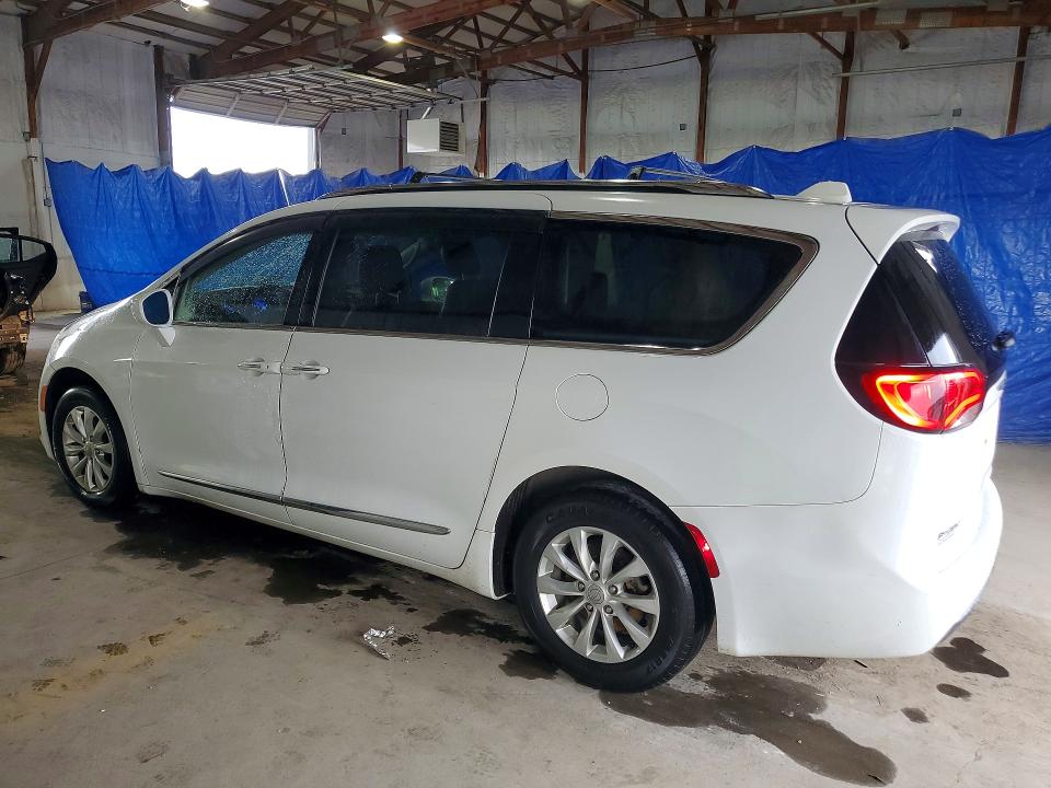 Photo 2 from auction – 2019 CHRYSLER PACIFICA with VIN 2C4RC1BG8KR539733