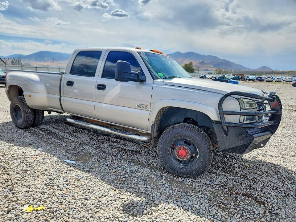 Photo 4 from auction – 2005 CHEVROLET SILVERADO with VIN 1GCJK33275F960255