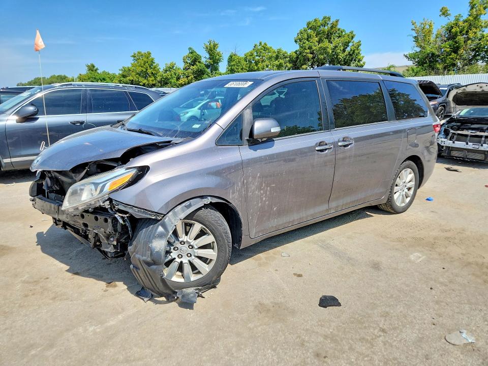 2017 TOYOTA SIENNA - Търг №66106896