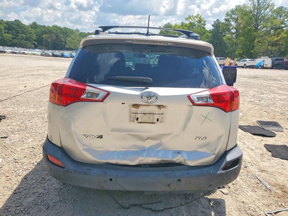 Photo 6 from auction – 2014 TOYOTA RAV4 with VIN JTMWFREV5EJ022787