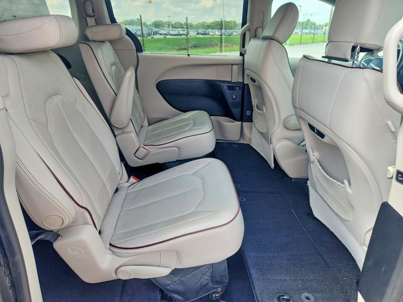 Photo 11 from auction – 2017 CHRYSLER PACIFICA with VIN 2C4RC1GGXHR560830