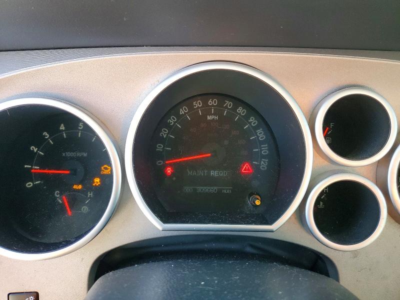 Photo 9 from auction – 2011 TOYOTA SEQUOIA with VIN 5TDJW5G12BS047724