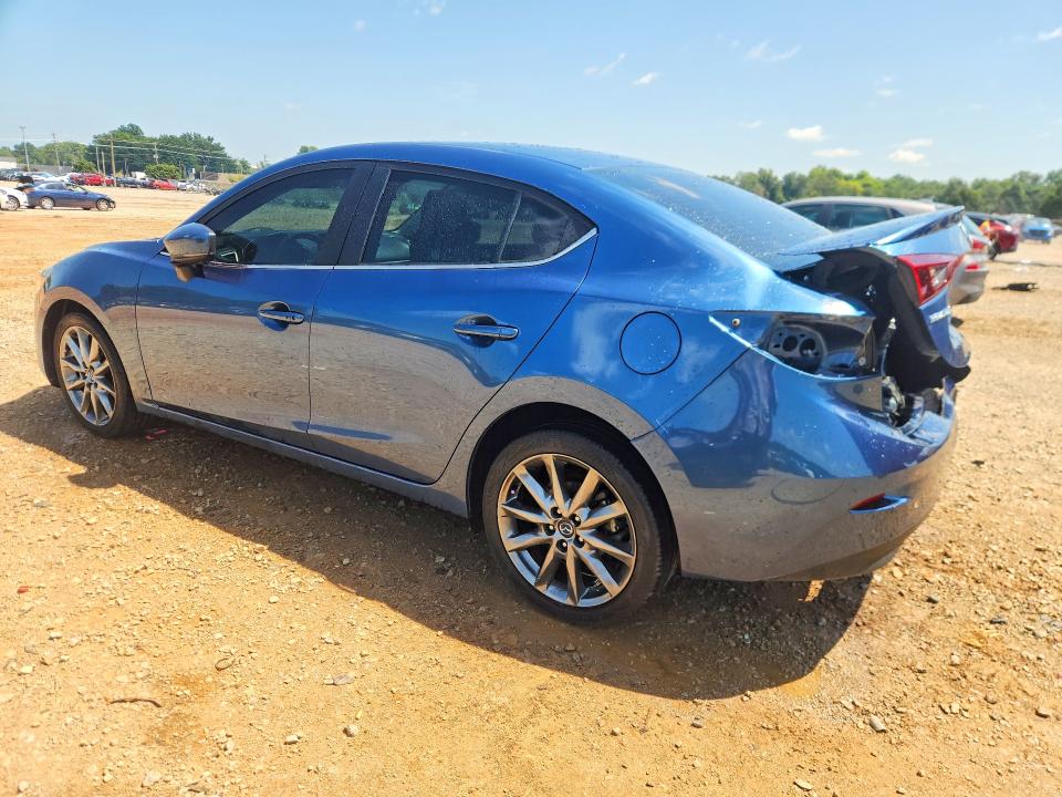 Photo 2 from auction – 2018 MAZDA 3 with VIN 3MZBN1V39JM193473