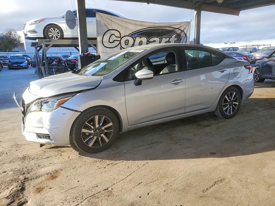 Снимка 1 от търг – 2021 NISSAN VERSA с VIN 3N1CN8EV2ML828595