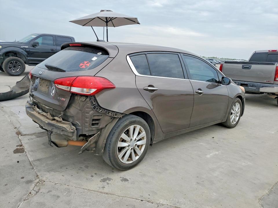 Photo 3 from auction – 2014 KIA FORTE with VIN KNAFX5A88E5244719