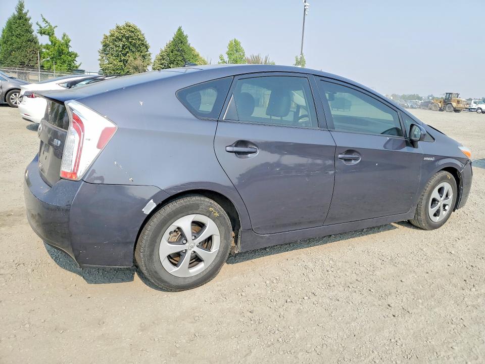 Photo 3 from auction – 2012 TOYOTA PRIUS with VIN JTDKN3DU0C1497557