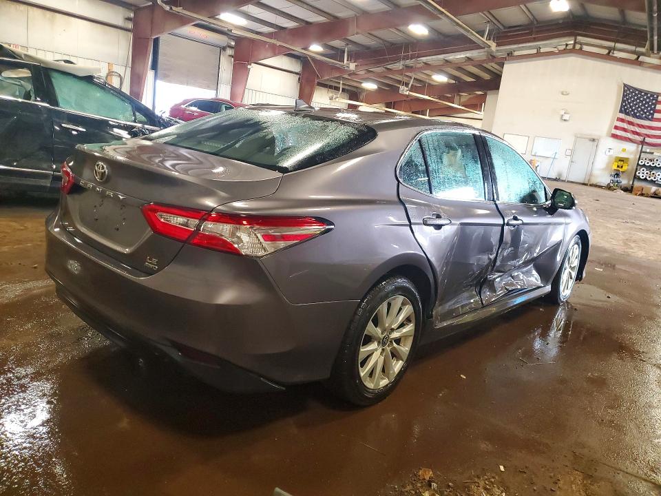 Photo 3 from auction – 2020 TOYOTA CAMRY with VIN 4T1C11BK6LU005615
