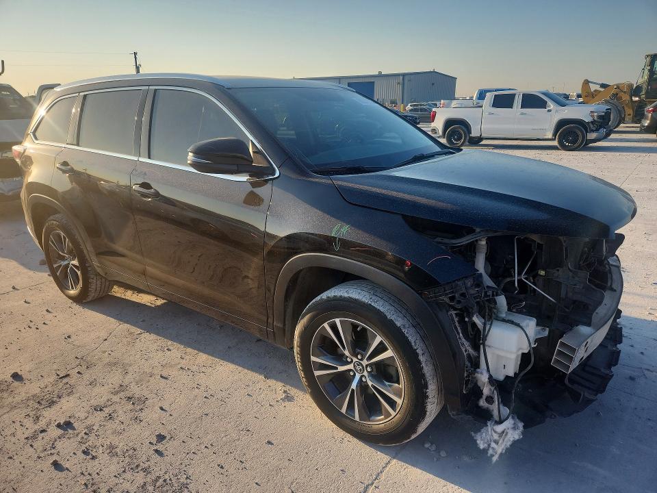 Photo 4 from auction – 2016 TOYOTA HIGHLANDER with VIN 5TDKKRFH8GS506400