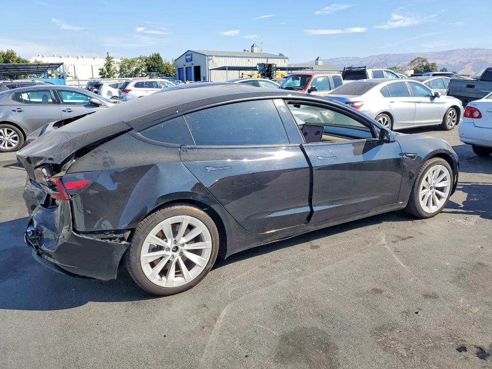 Foto 3 de la subasta – 2021 TESLA MODEL 3 con VIN 5YJ3E1EB3MF877331