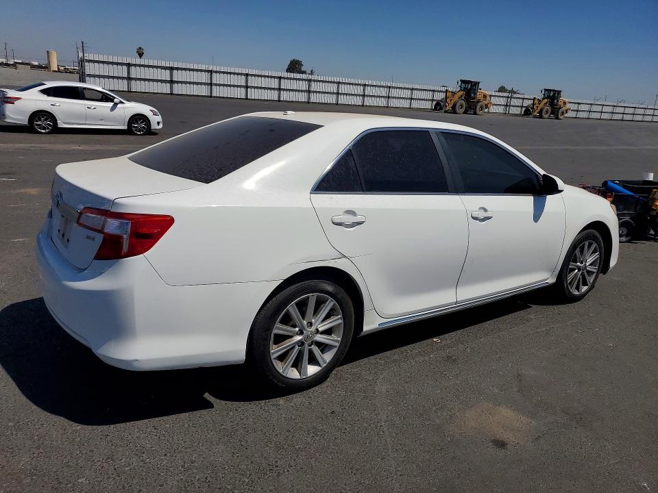 Photo 3 from auction – 2014 TOYOTA CAMRY with VIN 4T4BF1FK9ER371956