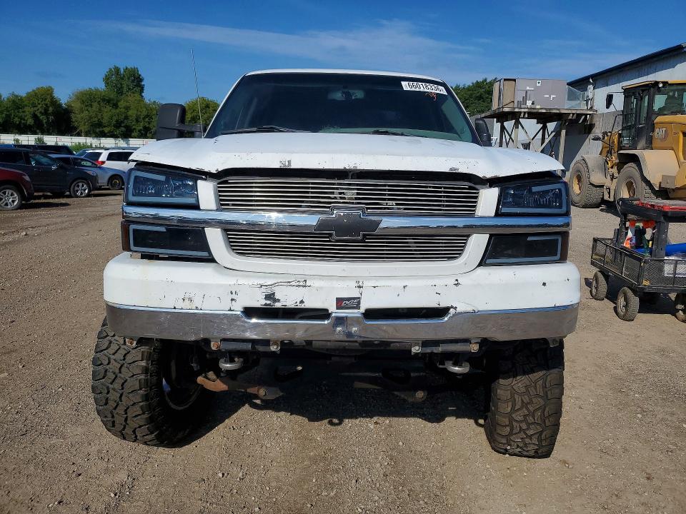 Photo 5 from auction – 2003 CHEVROLET SILVERADO with VIN 1GCHK23193F121771