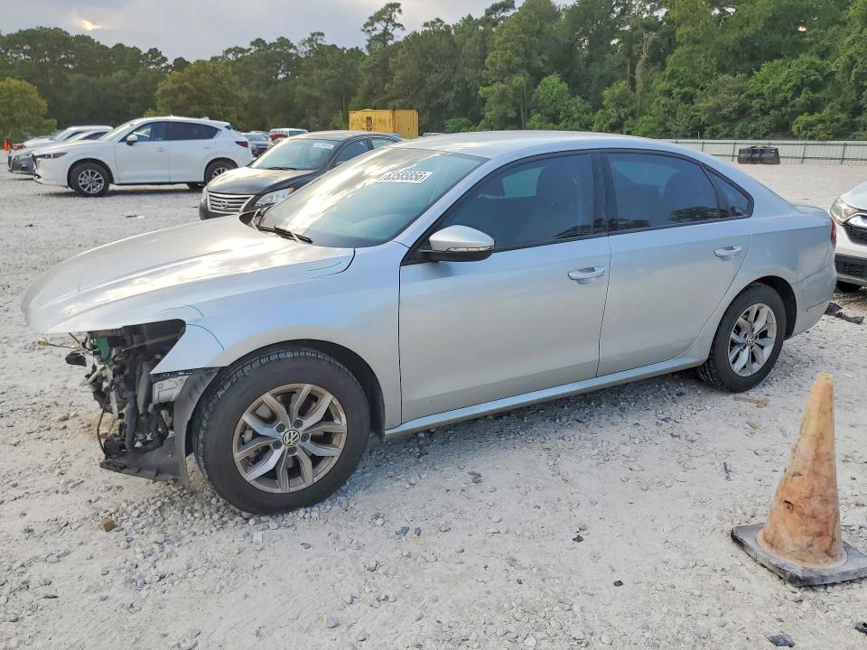 Photo 1 from auction – 2018 VOLKSWAGEN PASSAT with VIN 1VWAA7A32JC033372