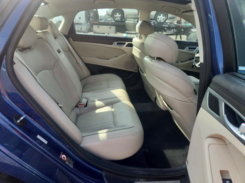 Photo 10 from auction – 2015 HYUNDAI GENESIS with VIN KMHGN4JE2FU101829