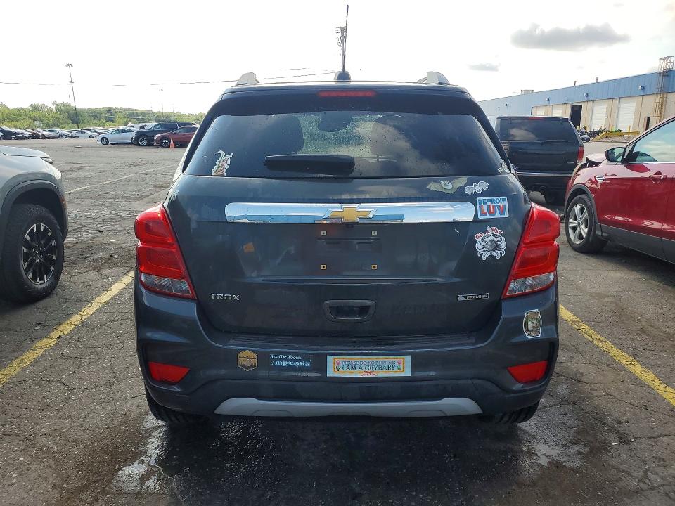 Photo 6 from auction – 2017 CHEVROLET TRAX with VIN 3GNCJMSB9HL219769